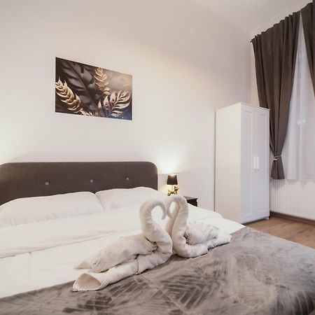 Modelia Apartment At Gellert Square 부다페스트 외부 사진
