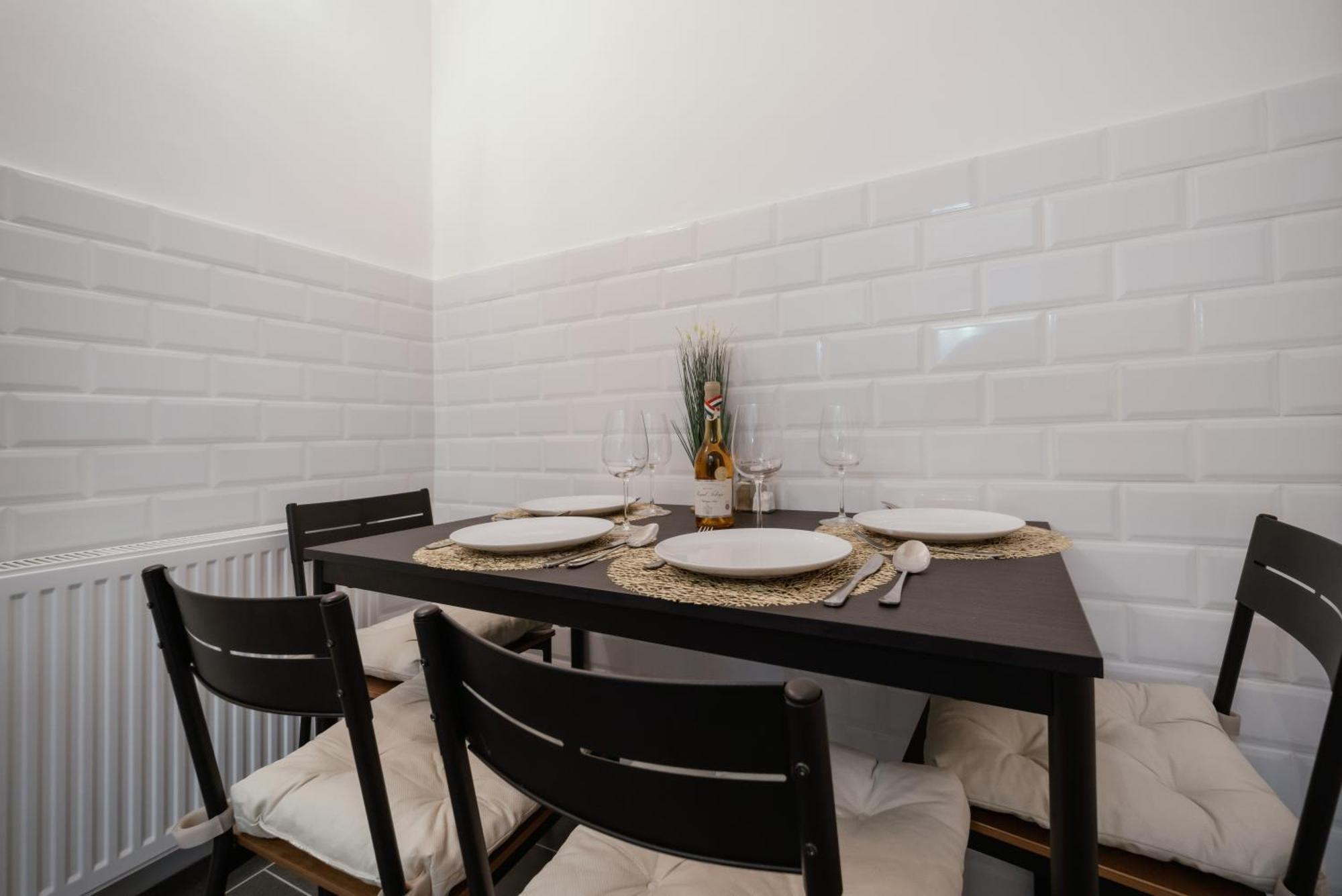 Modelia Apartment At Gellert Square 부다페스트 외부 사진